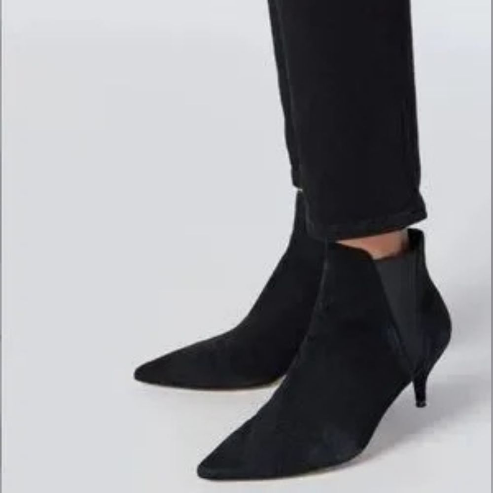 Donald J. Pliner Geeo Kitten Heel Suede Pointed Toe Chelsea Bootie in Black